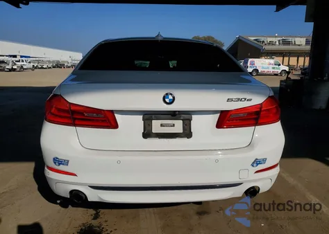 2018 BMW 530Xe z USA, uszkodzony, nr VIN WBAJB1C57JB374801